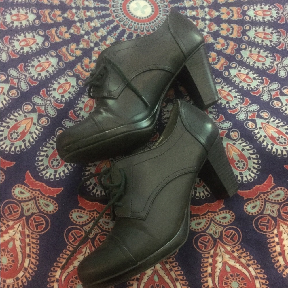 🦋2 for $30🦋 Cliffs by White Mountain Black Heels